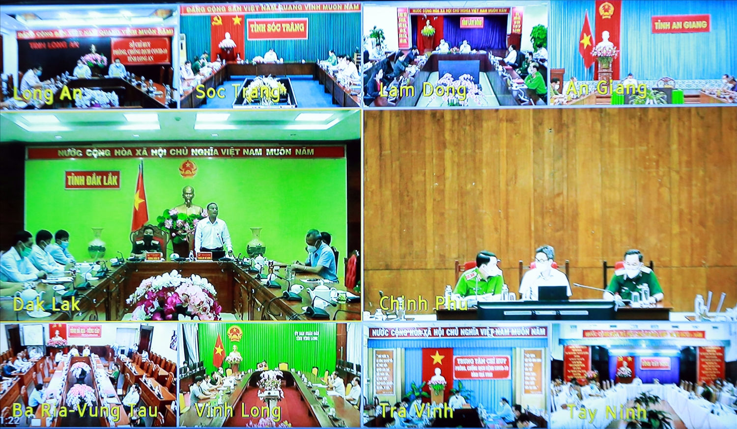 Các tỉnh, thành phố kiến nghị Thủ tướng tiếp tục thực hiện cơ chế kiểm soát người đi lại giữa TP. Chí Minh, Long An, Bình Dương, Đồng Nai với các địa phương khác như hiện nay. Ảnh: VGP/Đình Nam
