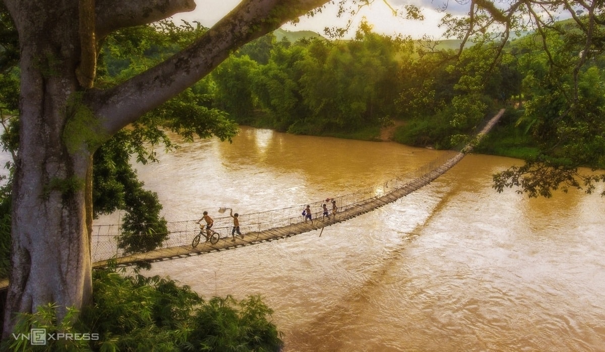 Tuổi thơ trẻ em dân tộc ở Kon Tum
