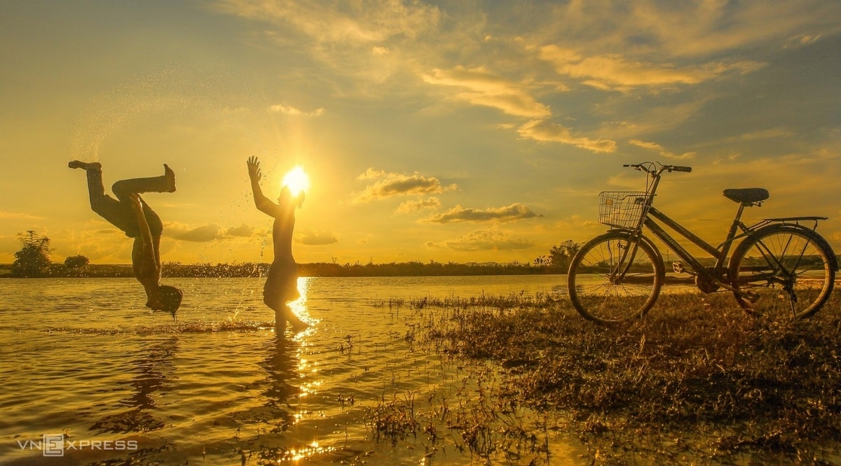 Tuổi thơ trẻ em dân tộc ở Kon Tum 1