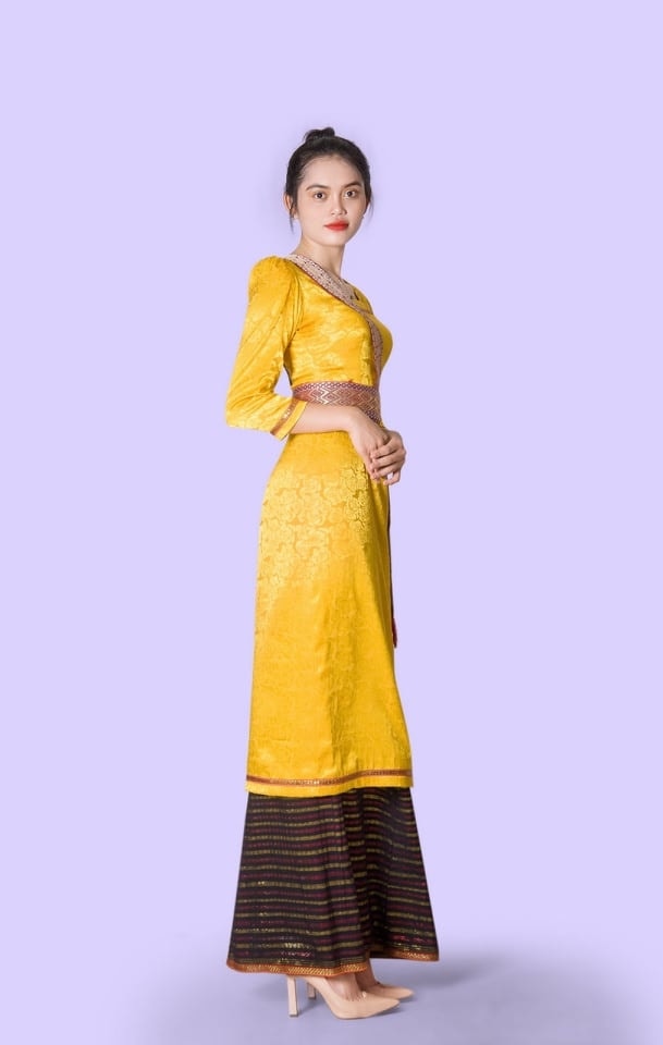 Đàng Vưng Huyền Trân mong muốn thiệu nét đẹp trang phục truyền thống của dân tộc Chăm đến khán giả theo dõi cuộc thi Hoa hậu Đàng Vương Huyền Trân mong muốn thiệu nét đẹp trang phục truyền thống của dân tộc Chăm đến khán giả theo dõi cuộc thi Hoa hậu