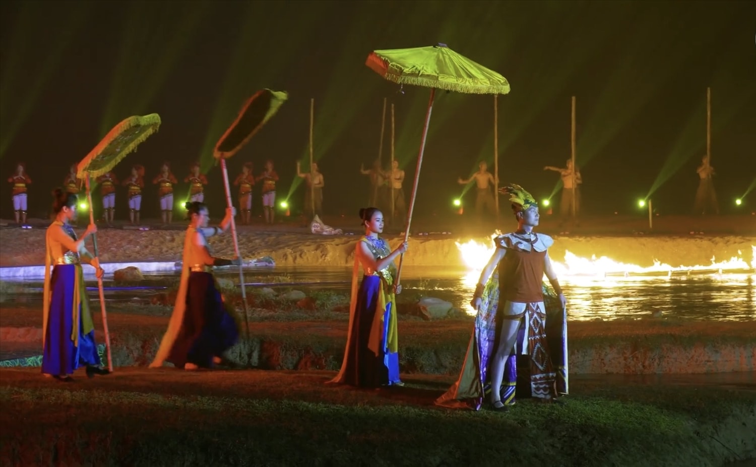  Lễ hội Ánh sáng thác Bản Giốc do nghệ sĩ Cao Duy Tùng làm tổng đạo diễn