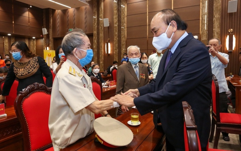 Chủ tịch nước Nguyễn Xuân Phúc với các đại biểu tại buổi lễ. (Ảnh: Duy Linh)