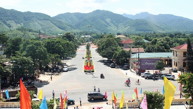 Thị trấn Krông Klang, huyện Đa Krông, tỉnh Quảng Trị bừng sáng nằm lưng chừng dãy Trường Sơn.