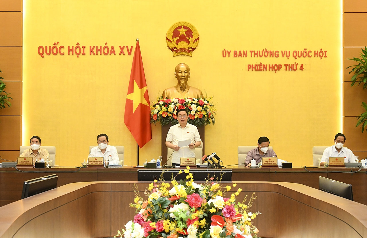 Chủ tịch Quốc hội Vương Đình Huệ cho biết dự kiến kỳ họp thứ 2, Quốc hội khóa XV tổ chức theo 2 đợt, đợt 1 họp trực tuyến và đợt 2 họp tập trung.