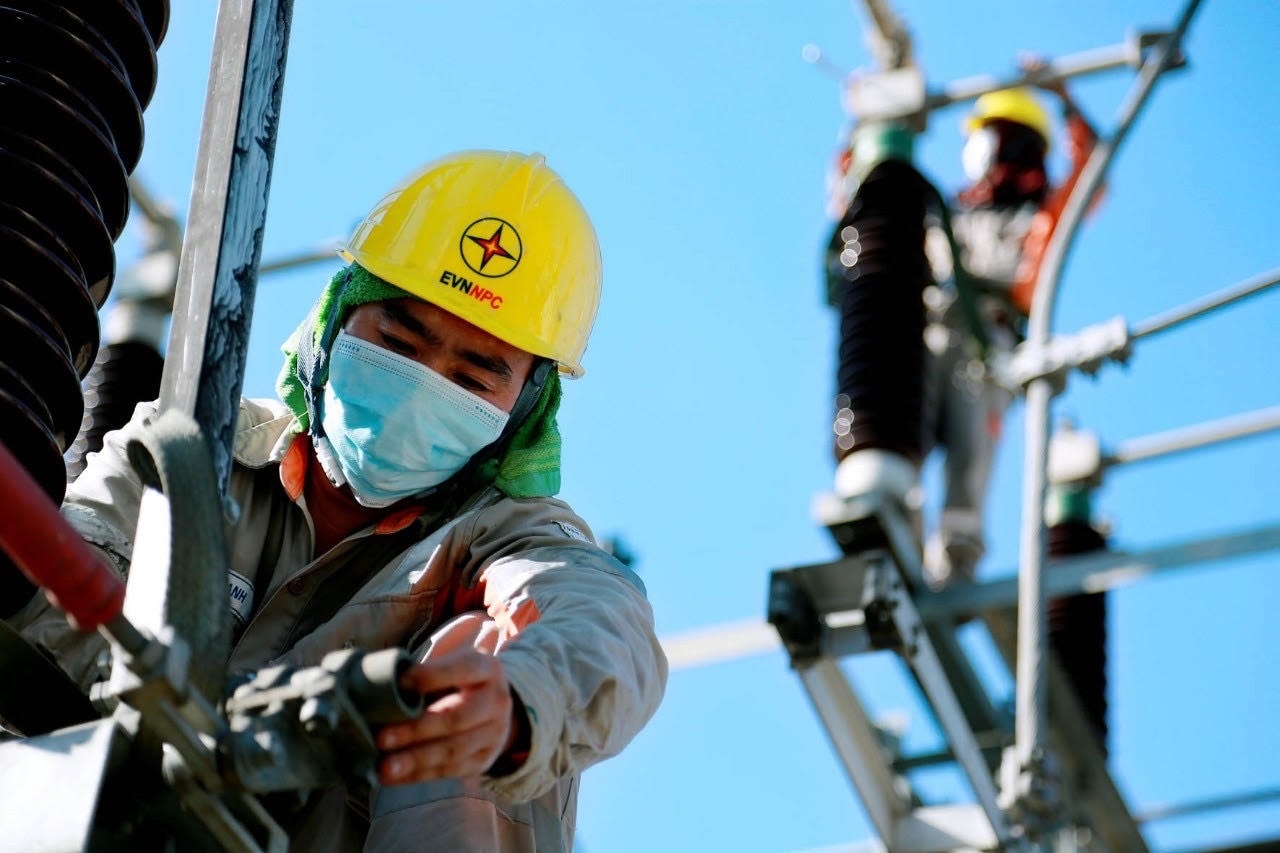 EVNNPC đã nỗ lực thực hiện mọi giải pháp để đảm bảo cấp điện cung cấp điện, phục vụ phát triển kinh tế xã hội của 27 tỉnh, thành phố miền Bắc và sinh hoạt của nhân dân EVNNPC đã nỗ lực thực hiện mọi giải pháp để đảm bảo cấp điện cung cấp điện, phục vụ phát triển kinh tế xã hội của 27 tỉnh, thành phố miền Bắc và sinh hoạt của nhân dân