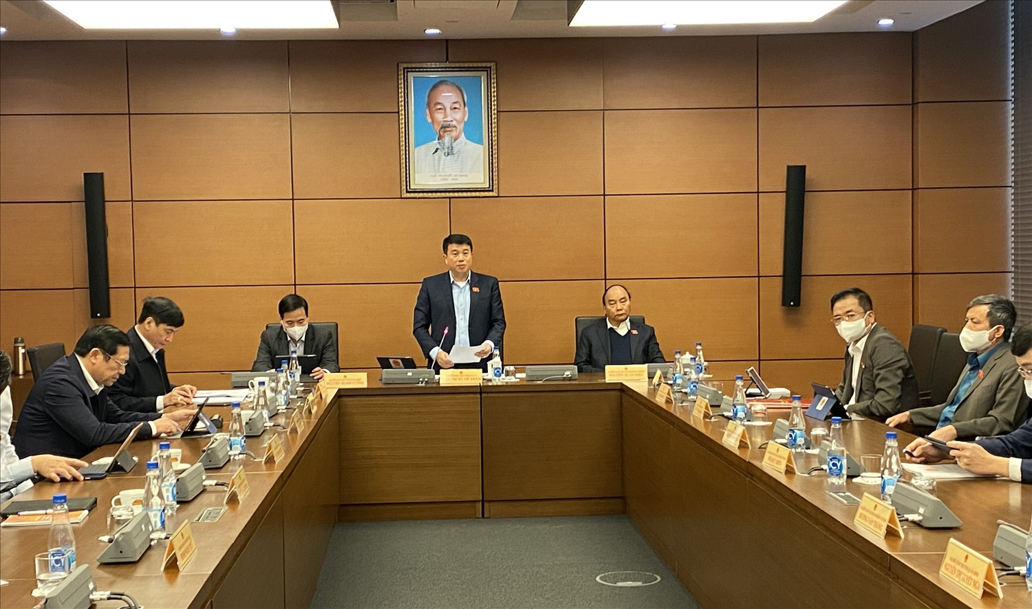 Đại biểu thảo luận tại tổ chiều 22/10 Đại biểu thảo luận tại tổ chiều 22/10