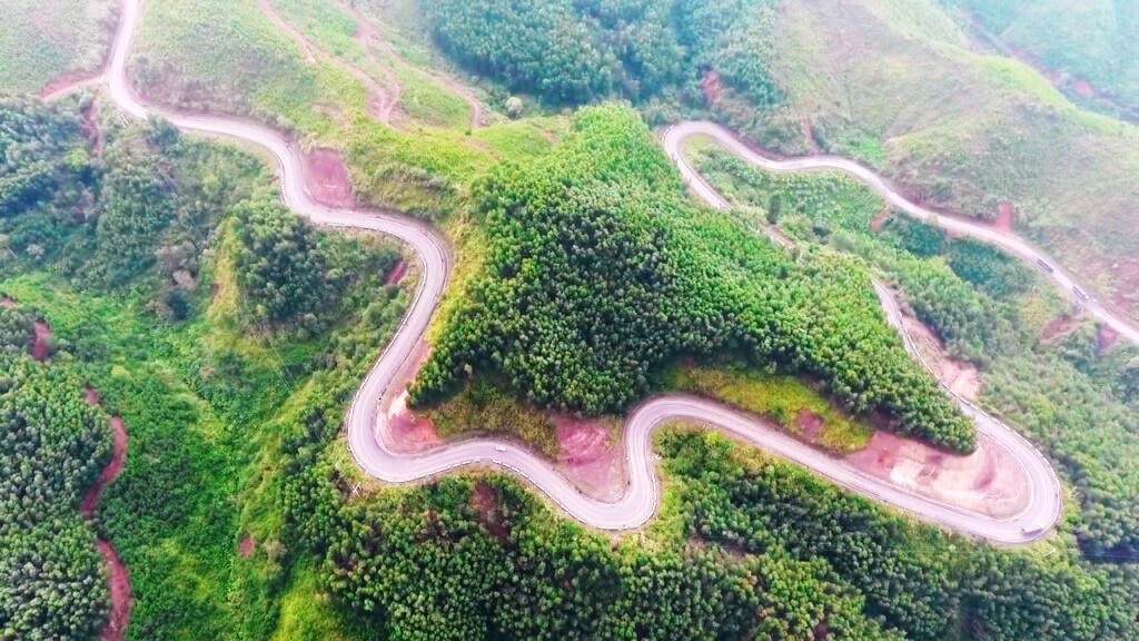 Đèo Phượng Hoàng là địa danh một thời từng được ví là đèo tử thần