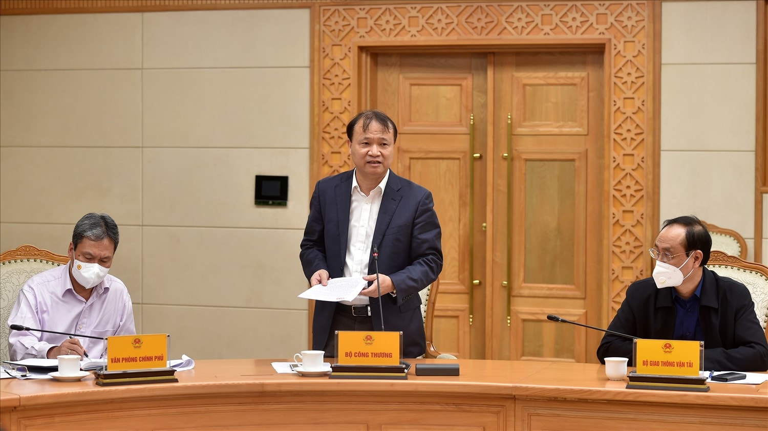 Thứ trưởng Bộ Công Thương Đỗ Thắng Hải: Cần tăng cường các hoạt động truyền thông về giá cả thị trường, tình hình nguồn cung dịch bệnh nhằm tránh tình trạng thiếu thông tin, gây bất ổn thị trường. Ảnh: VGP/Đức Tuân Thứ trưởng Bộ Công Thương Đỗ Thắng Hải: Cần tăng cường các hoạt động truyền thông về giá cả thị trường, tình hình nguồn cung dịch bệnh nhằm tránh tình trạng thiếu thông tin, gây bất ổn thị trường. Ảnh: VGP/Đức Tuân