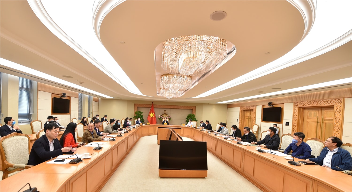 Phó Thủ tướng Lê Văn Thành: Việc tìm ra nguyên nhân và tập trung chỉ đạo để giải quyết vấn đề này là rất cần thiết bởi ảnh hưởng đến hàng chục triệu người dân. Ảnh: VGP/Đức Tuân Phó Thủ tướng Lê Văn Thành: Việc tìm ra nguyên nhân và tập trung chỉ đạo để giải quyết vấn đề này là rất cần thiết bởi ảnh hưởng đến hàng chục triệu người dân. Ảnh: VGP/Đức Tuân