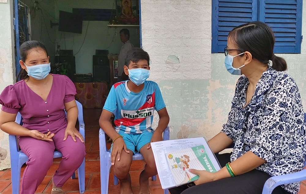 Học sinh không có điều kiện học trực tuyến giáo viên sẽ mang bài giảng đến tận nhà