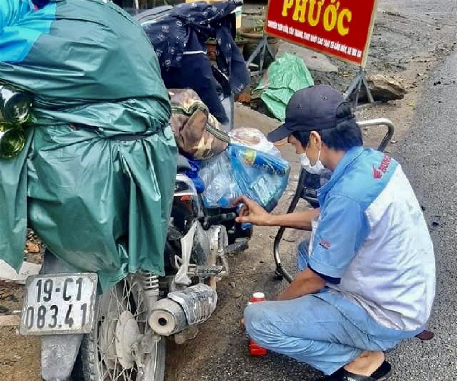 Bán cả “gia tài” để mở tiệm sửa xe 0 đồng 1