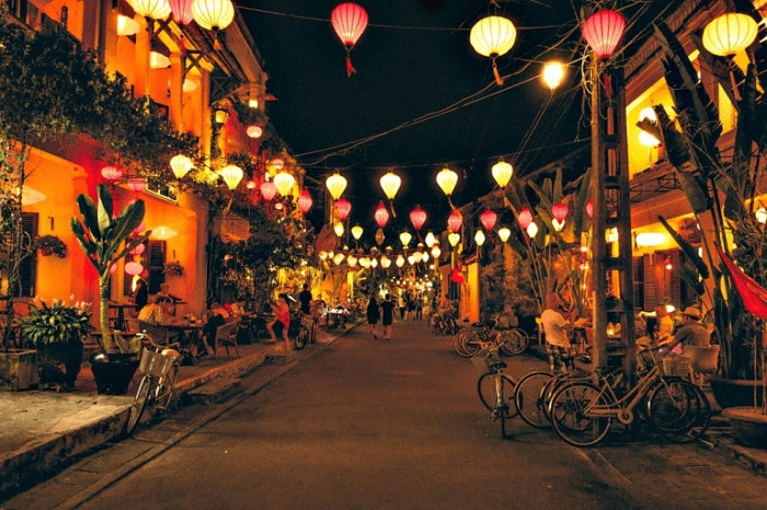 Phố đêm Hội An (Ảnh TL) Phố đêm Hội An (Ảnh TL)