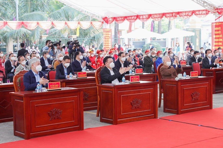 Tổng Bí thư Nguyễn Phú Trọng, Bí thư Thành ủy Hà Nội Đinh Tiến Dũng, Chủ tịch UBTƯ MTTQ Việt Nam Đỗ Văn Chiến dự ngày hội