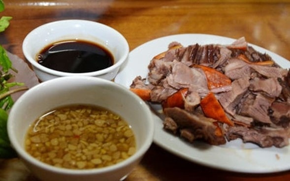 Món thịt me (thịt bê) phải chấm với nước tương Nam Đàn mới chuẩn khẩu vị Món thịt me (thịt bê) phải chấm với nước tương Nam Đàn mới chuẩn khẩu vị