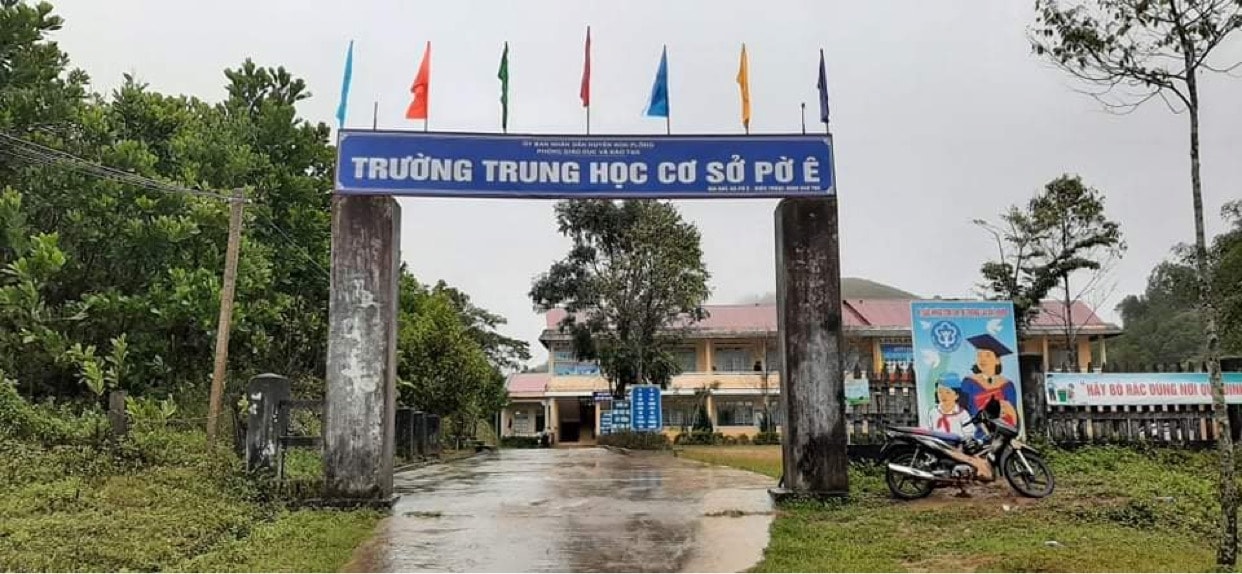 Nếu không còn chính sách hỗ trợ thì nhiều học sinh Trường THCS Pờ Ê có nguy cơ phải nghỉ học do hoàn cảnh quá khó khăn Nếu không còn chính sách hỗ trợ thì nhiều học sinh Trường THCS Pờ Ê có nguy cơ phải nghỉ học do hoàn cảnh quá khó khăn