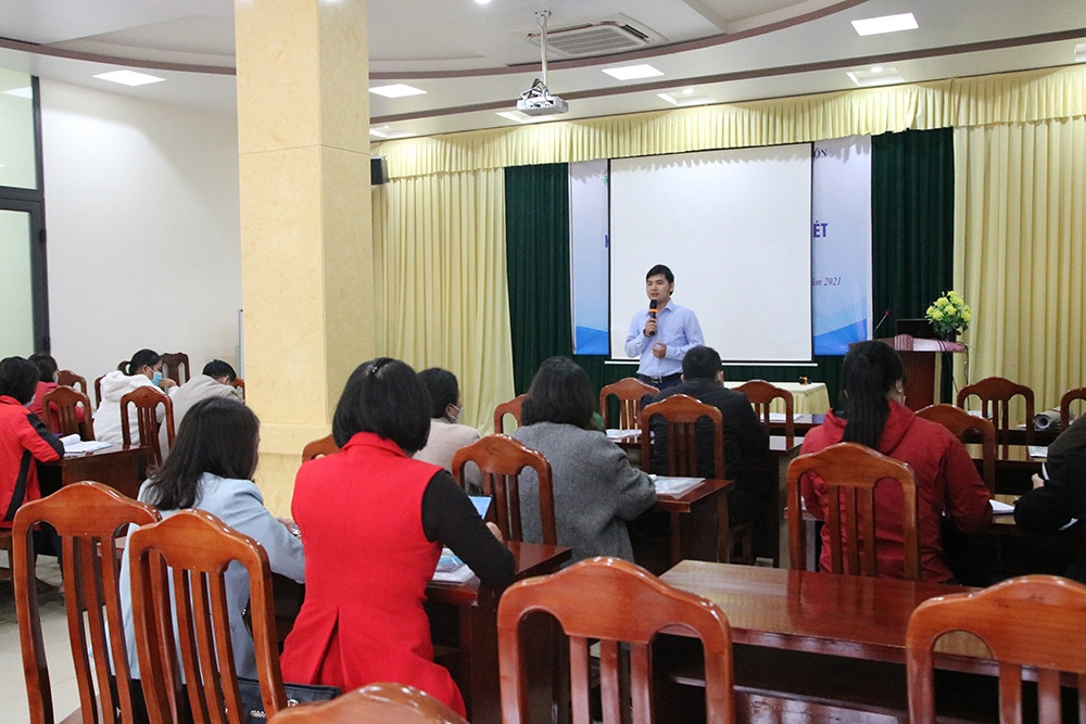 Các học viên thảo luận trong buổi tập huấn. (Ảnh: Kim Anh) 