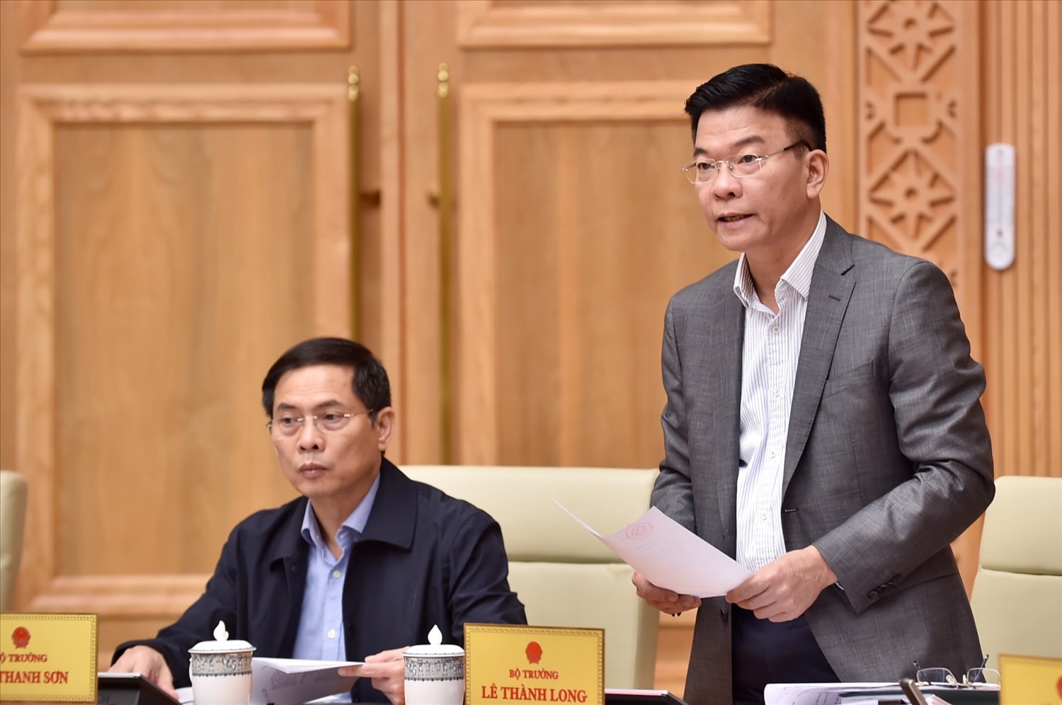 Bộ trưởng Bộ Tư pháp Lê Thành Long phát biểu tại phiên họp. - Ảnh: VGP/Nhật Bắc Bộ trưởng Bộ Tư pháp Lê Thành Long phát biểu tại phiên họp. - Ảnh: VGP/Nhật Bắc