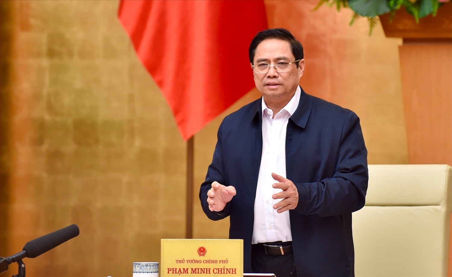 Thủ tướng Phạm Minh Chính yêu cầu các Bộ trưởng, thủ trưởng cơ quan ngang Bộ phải trực tiếp chỉ đạo công tác xây dựng và hoàn thiện thể chế - Ảnh: VGP/Nhật Bắc Thủ tướng Phạm Minh Chính yêu cầu các Bộ trưởng, thủ trưởng cơ quan ngang Bộ phải trực tiếp chỉ đạo công tác xây dựng và hoàn thiện thể chế - Ảnh: VGP/Nhật Bắc