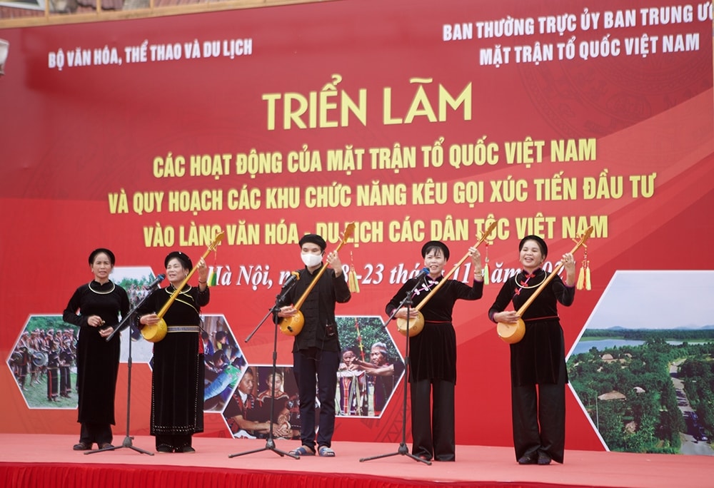 Tiết mục văn nghệ Khai mạc Triển lãm