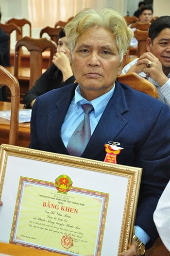 Già làng Hồ Văn Rim lá cờ đầu trên biên giới Phước Sơn 1