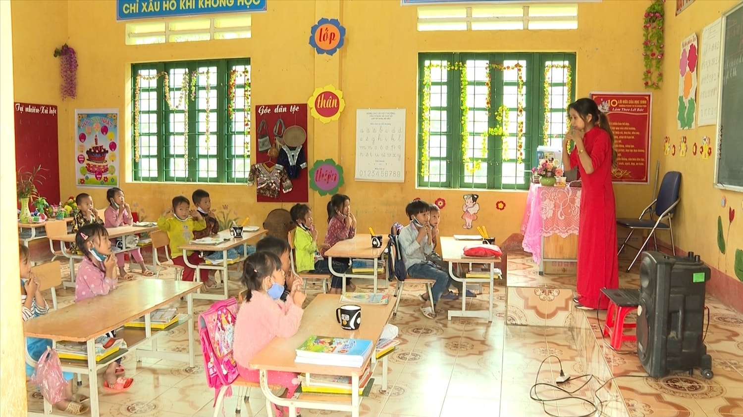 Mỗi buổi lên lớp của cô giáo Ngô Xa Mạ luôn là niềm háo hức đối với các em học sinh