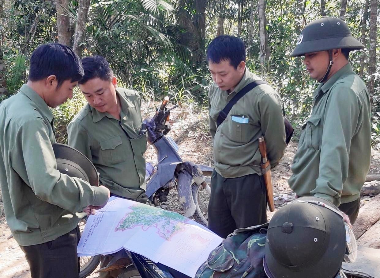 Lực lượng Kiểm lâm tỉnh Đắk Lắk quản lý địa bàn rộng lớn, khó khăn vất vả Lực lượng Kiểm lâm tỉnh Đắk Lắk quản lý địa bàn rộng lớn, khó khăn vất vả