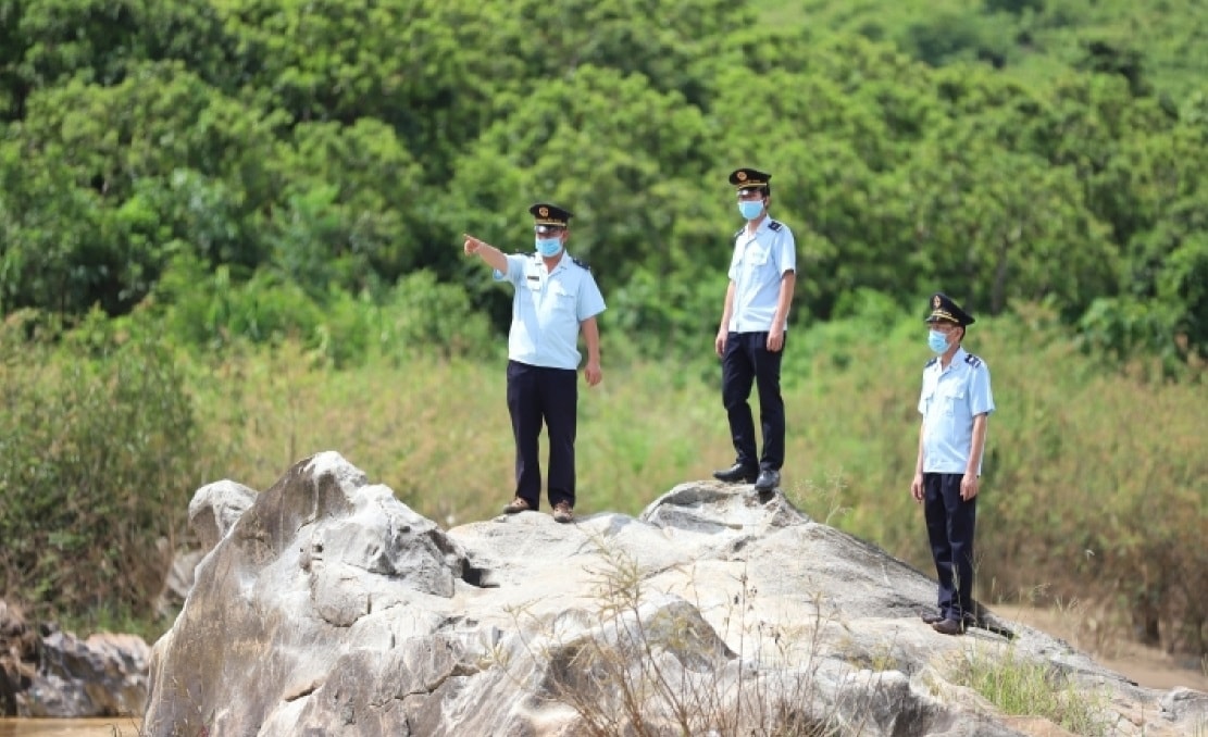 Lực lượng Hải quan khẳng định vai trò trụ cột trên mặt trận phòng, chống ma túy, góp phần giữ vững an ninh, an toàn xã hội của đất nước. Lực lượng Hải quan khẳng định vai trò trụ cột trên mặt trận phòng, chống ma túy, góp phần giữ vững an ninh, an toàn xã hội của đất nước.