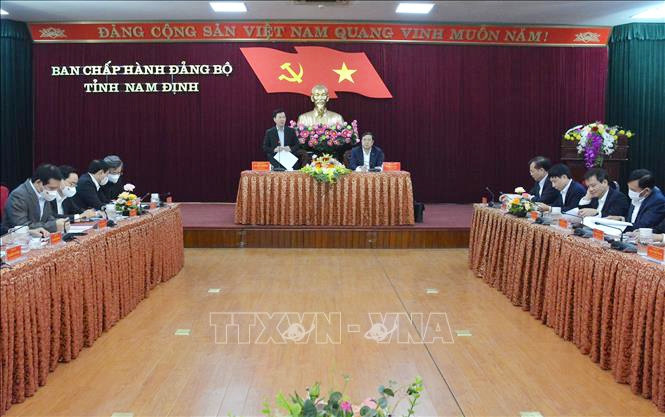 Đồng chí Võ Văn Thưởng gợi ý, Nam Định cần phải cải thiện môi trường đầu tư, cải cách thủ tục hành chính mạnh mẽ hơn nữa để thu hút các nhà đầu tư. (Ảnh: TTXVN)