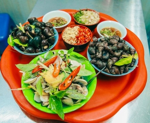 Món ốc luộc Hà thành