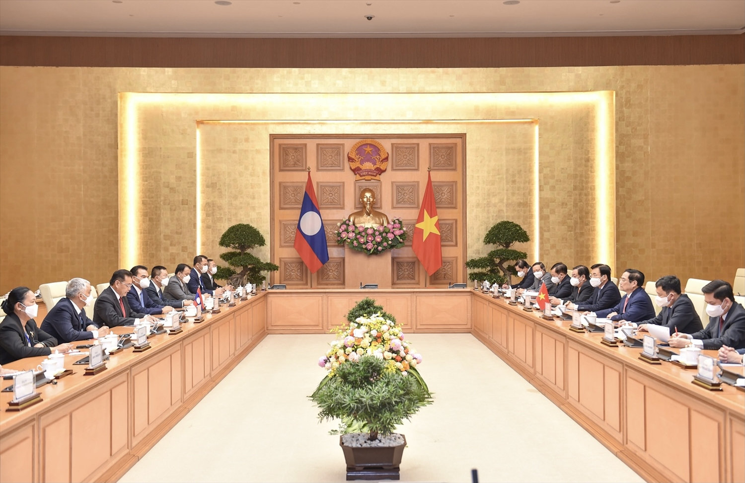 Buổi hội kiến diễn ra trong bầu không khí thắm tình hữu nghị đặc biệt Việt Nam-Lào anh em - Ảnh: VGP/Nhật Bắc