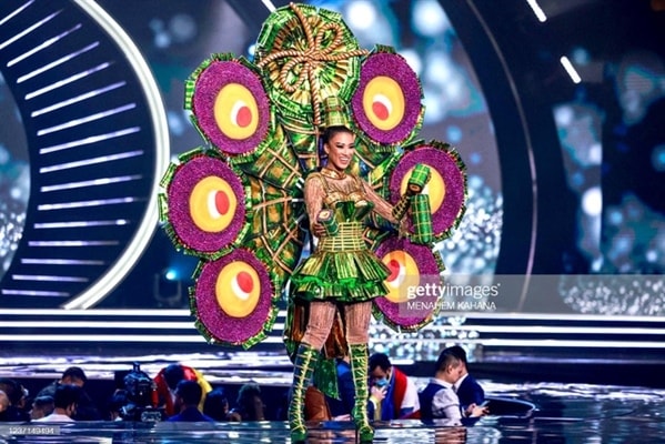 Kim Duyên từng có phần thể hiện trang phục dân tộc ấn tượng tại Miss Universe 2021 Kim Duyên từng có phần thể hiện trang phục dân tộc ấn tượng tại Miss Universe 2021