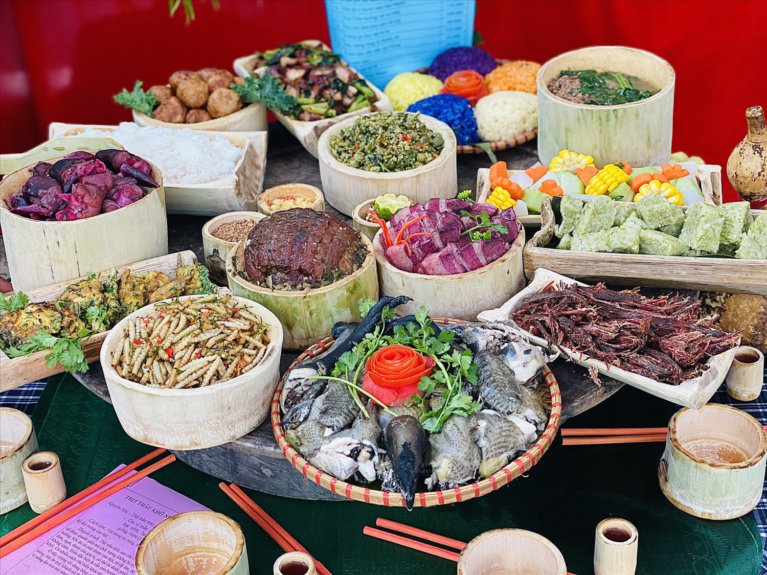 Mâm cơm xã Tà Chải Mâm cơm xã Tà Chải