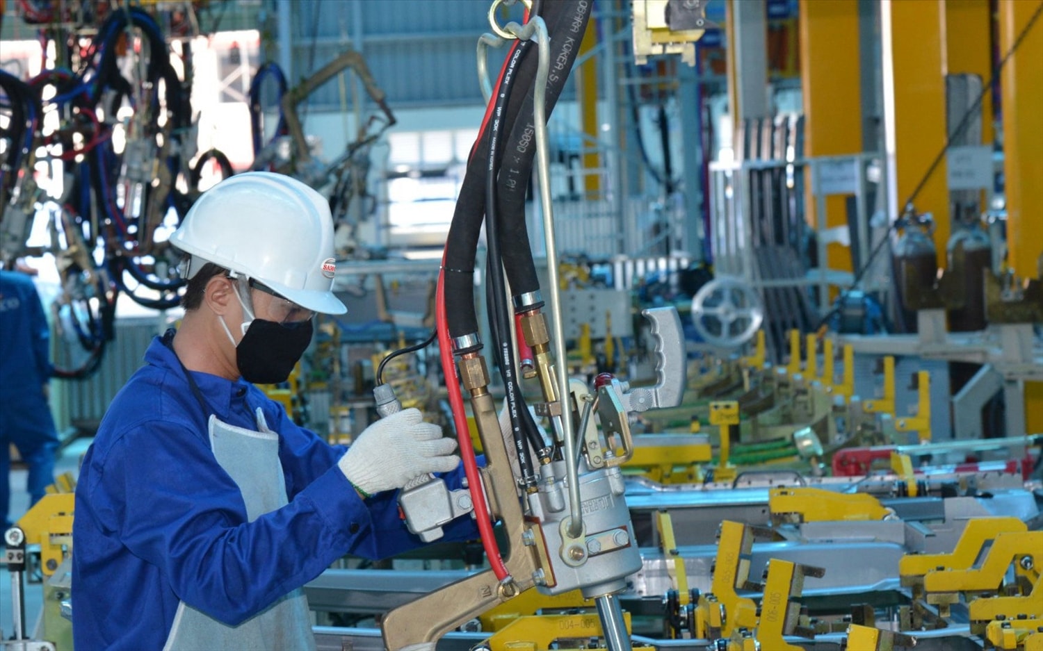 Cần phát triển công nghiệp vùng biên xứng với tiềm năng. (Ảnh M.H)