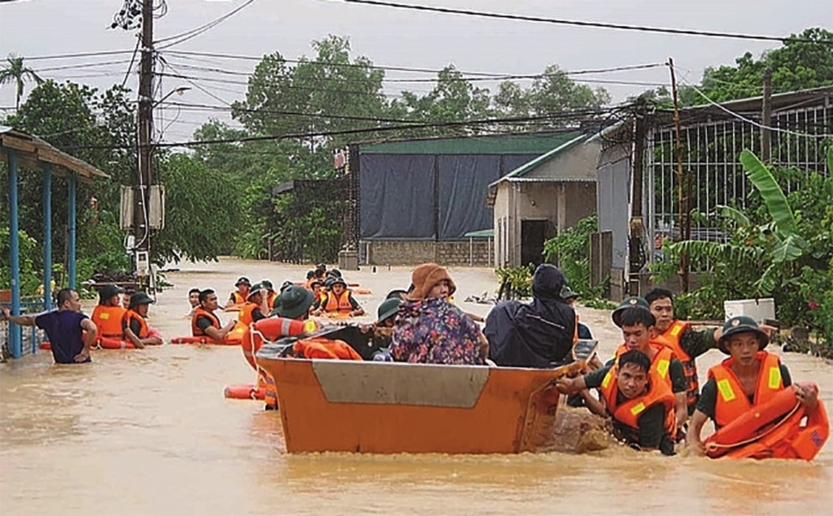 Sẵn sàng lực lượng, phương tiện cứu hộ, cứu nạn để kịp thời triển khai ứng phó khi có yêu cầu. (Ảnh MH) Sẵn sàng lực lượng, phương tiện cứu hộ, cứu nạn để kịp thời triển khai ứng phó khi có yêu cầu. (Ảnh MH)