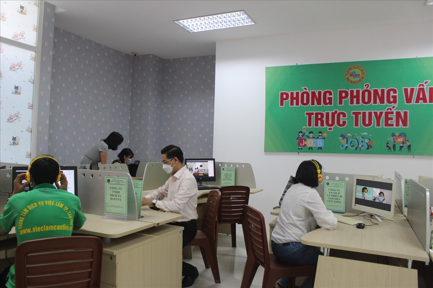 Nhiều lao động được hỗ trợ tìm việc qua hình thức trực tuyến