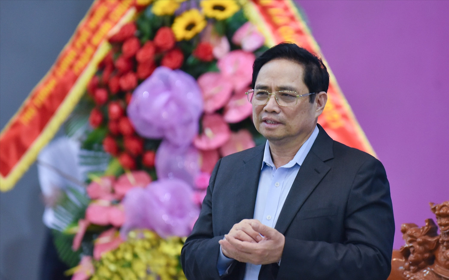Thủ tướng: Càng khó khăn, phức tạp, tinh thần đại đoàn kết toàn dân tộc lại càng được phát huy mạnh mẽ, nhờ đó chúng ta đã kiểm soát được dịch bệnh, chăm lo an sinh xã hội cho hàng chục triệu người. Ảnh VGP/Nhật Bắc