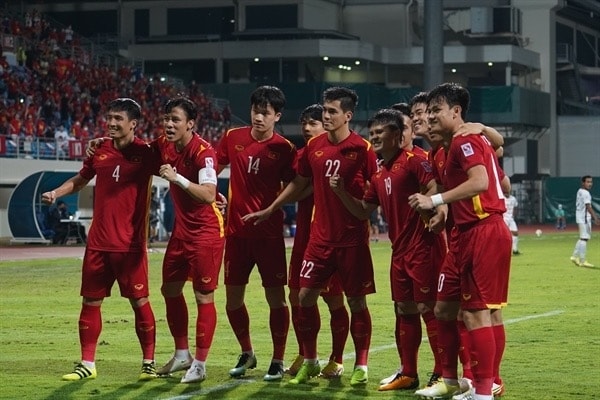 Các chàng trai áo đỏ đã hoàn thành mục tiêu trước mắt là vượt qua vòng bảng. Ảnh: AFF