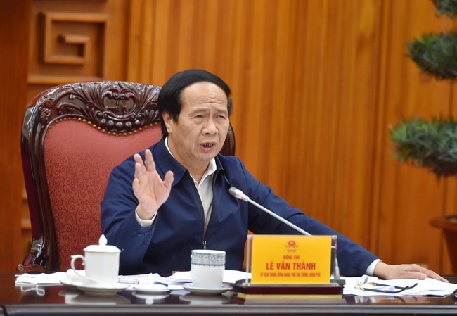 Phó Thủ tướng Lê Văn Thành: Trong thời gian này, các đồng chí được quyền thông báo gửi các địa phương, doanh nghiệp không đưa hàng hóa đến. Ảnh: VGP/Đức Tuân Phó Thủ tướng Lê Văn Thành: Trong thời gian này, các đồng chí được quyền thông báo gửi các địa phương, doanh nghiệp không đưa hàng hóa đến. Ảnh: VGP/Đức Tuân