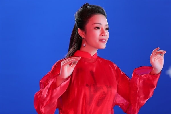Ca sĩ Tân Nhàn cho biết, MV Công cha ngãi mẹ sinh thành được thực hiện trong suốt 2 năm