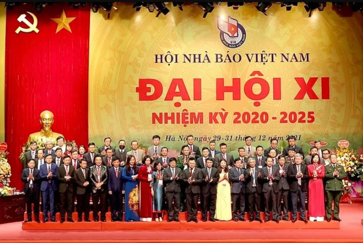 Ra mắt Ban chấp hành khóa XI 