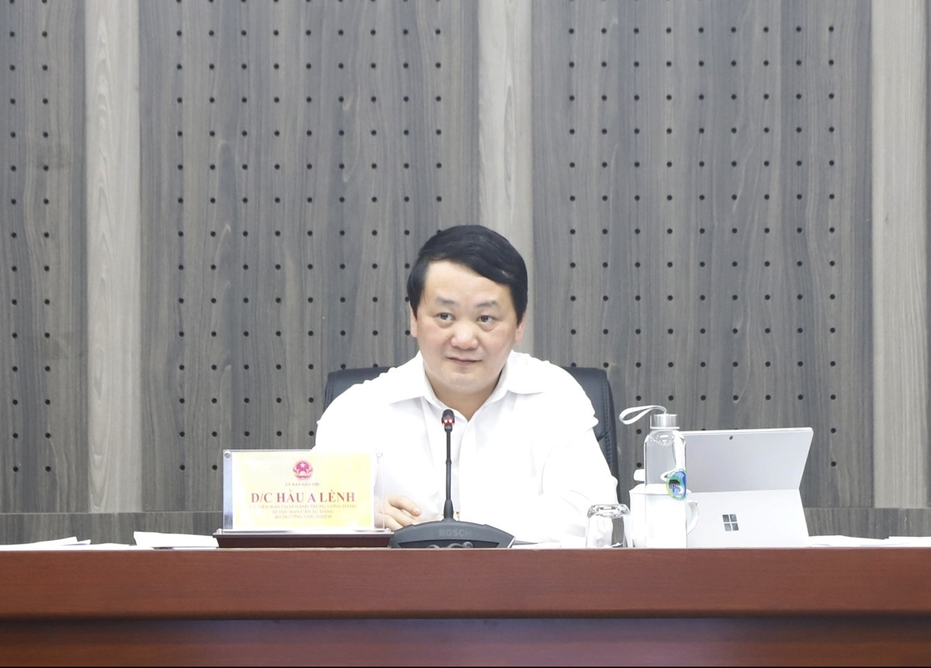 Bộ trưởng, Chủ nhiệm Hầu A Lềnh chủ trì buổi họp Bộ trưởng, Chủ nhiệm Hầu A Lềnh chủ trì buổi họp