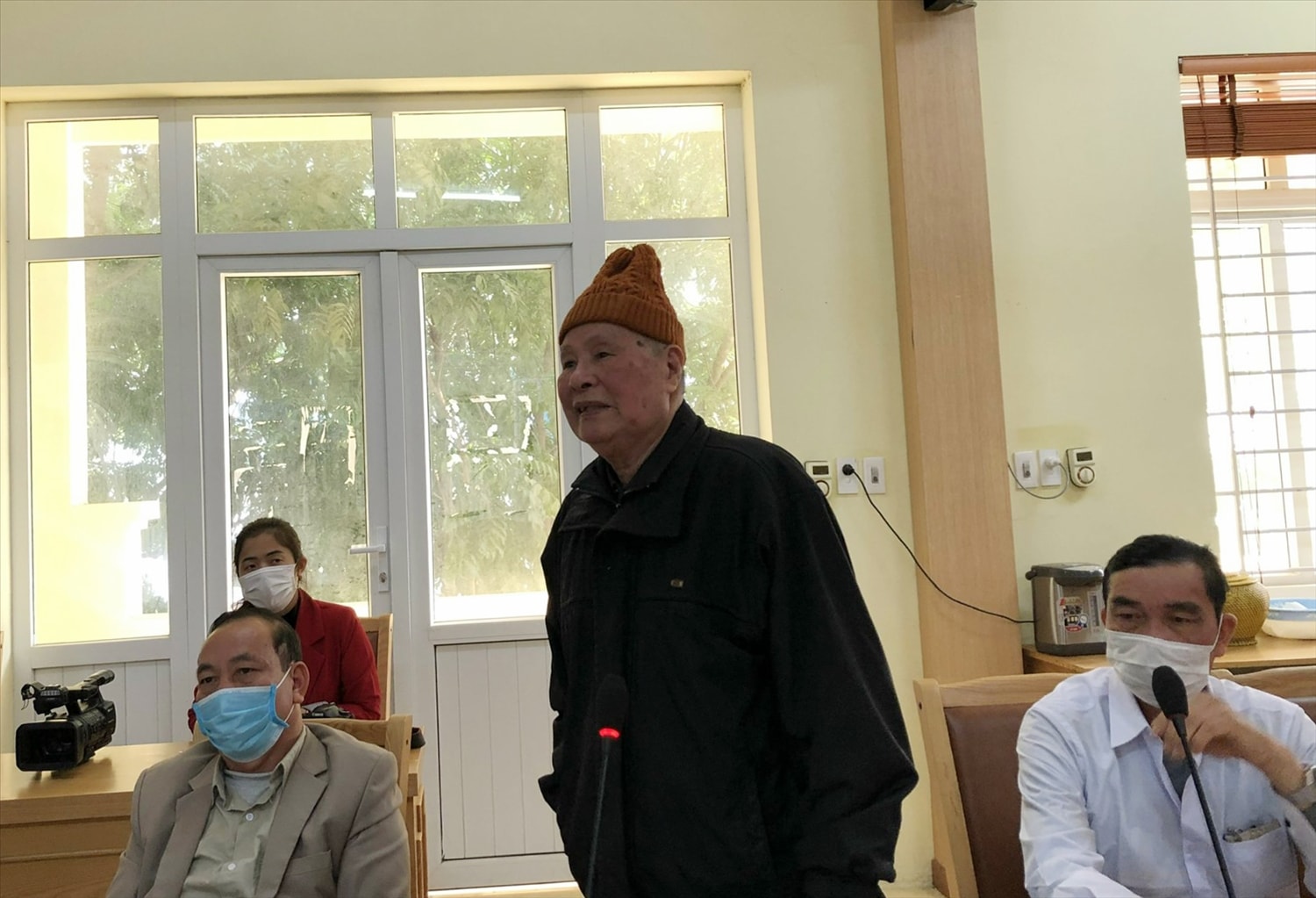 Nghệ nhân ưu tú Tạ Văn Năng phát biểu tại Hội thảo Nghệ nhân ưu tú Tạ Văn Năng phát biểu tại Hội thảo