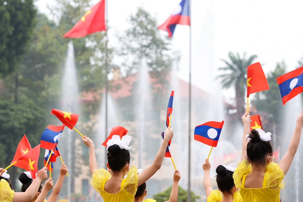 Thủ tướng Phạm Minh Chính đón, hội đàm với Thủ tướng Lào Phankham Viphavanh 2