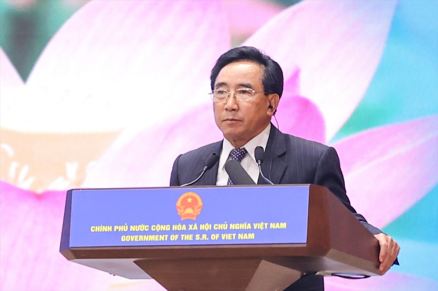 Thủ tướng Phankham Viphavanh bày tỏ mong muốn có ngày càng có nhiều doanh nghiệp Việt Nam đầu tư tại Lào, đưa Việt Nam trở thành nhà đầu tư lớn thứ hai hoặc thứ nhất tại Lào. - Ảnh: VGP/Nhật Bắc Thủ tướng Phankham Viphavanh bày tỏ mong muốn có ngày càng có nhiều doanh nghiệp Việt Nam đầu tư tại Lào, đưa Việt Nam trở thành nhà đầu tư lớn thứ hai hoặc thứ nhất tại Lào. - Ảnh: VGP/Nhật Bắc