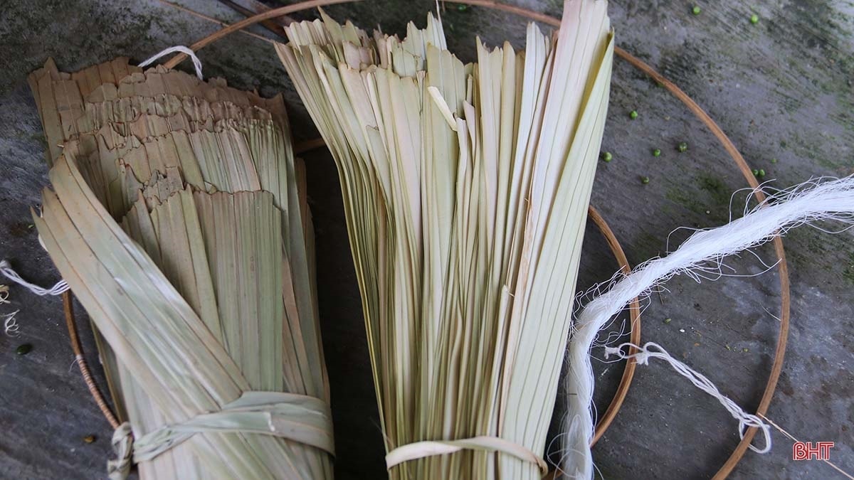 Giữ nghề làm nón Đan Du 3