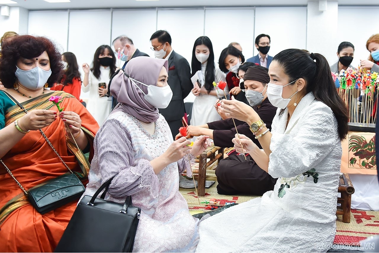 Giao lưu Tết: ASEAN và những người bạn 7