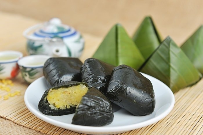 Bánh ít lá gai- đặc sản Quảng Trị