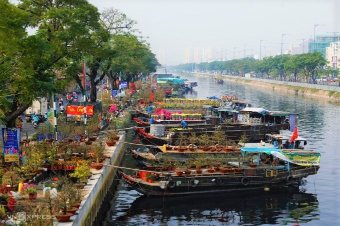 Toàn cảnh Chợ hoa Xuân Toàn cảnh Chợ hoa Xuân