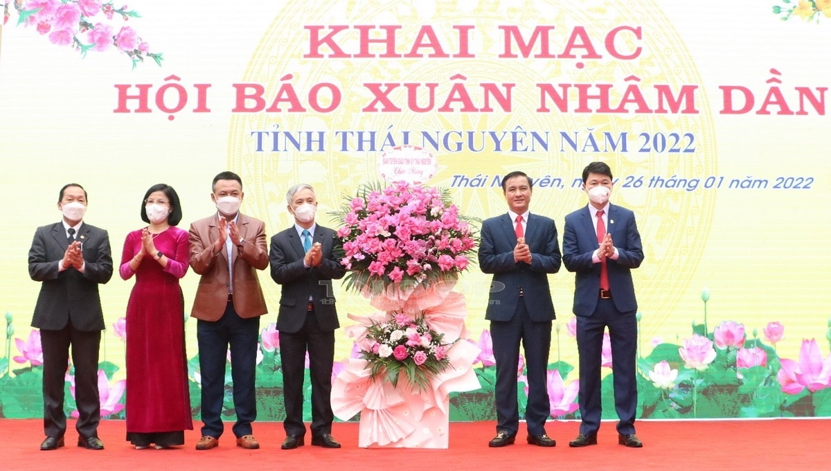 Các đại  biểu dự Khai mạc Hội báo Xuân Nhâm Dần tỉnh Thái Nguyên năm 2022