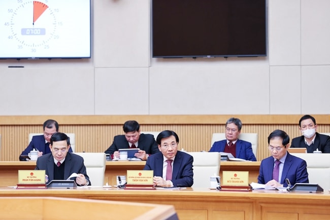 Các ý kiến tại cuộc họp cho rằng dấu hiệu tích cực trong công tác kiểm soát, phòng, chống dịch sẽ tạo điều kiện cho hoạt động kinh tế, xã hội tiếp tục có bước phục hồi mạnh mẽ. (Ảnh: VGP/Nhật Bắc) Các ý kiến tại cuộc họp cho rằng dấu hiệu tích cực trong công tác kiểm soát, phòng, chống dịch sẽ tạo điều kiện cho hoạt động kinh tế, xã hội tiếp tục có bước phục hồi mạnh mẽ. (Ảnh: VGP/Nhật Bắc)